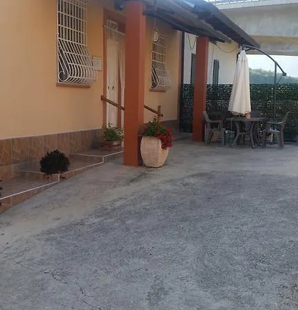 La Casa Dei Nonni לינה וארוחת בוקר קמפניה